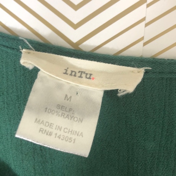 InTu. top green - Picture 2 of 6